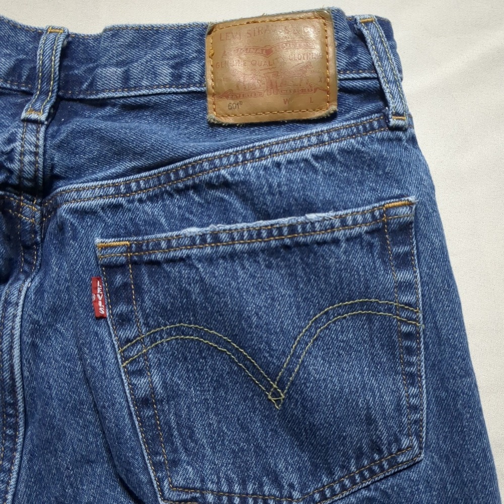 Levis Premium 501‎ Original Fit Mens W31 L32 Denim Blue Jeans - Picture 3 of 14